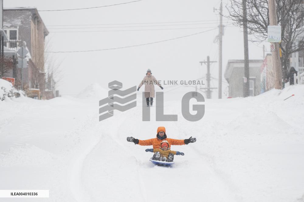 Heavy Snowfall in Canada