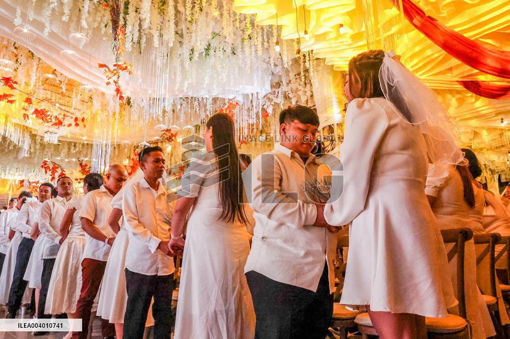 Mass Wedding Ceremony - Philippines