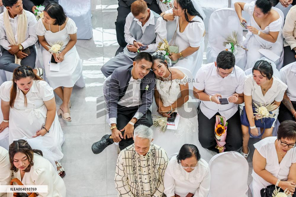 Mass Wedding Ceremony - Philippines