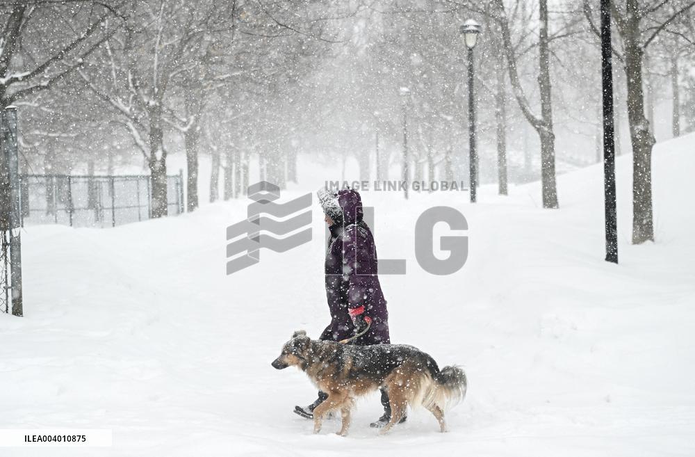 Heavy Snowfall in Canada