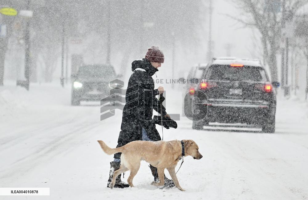 Heavy Snowfall in Canada