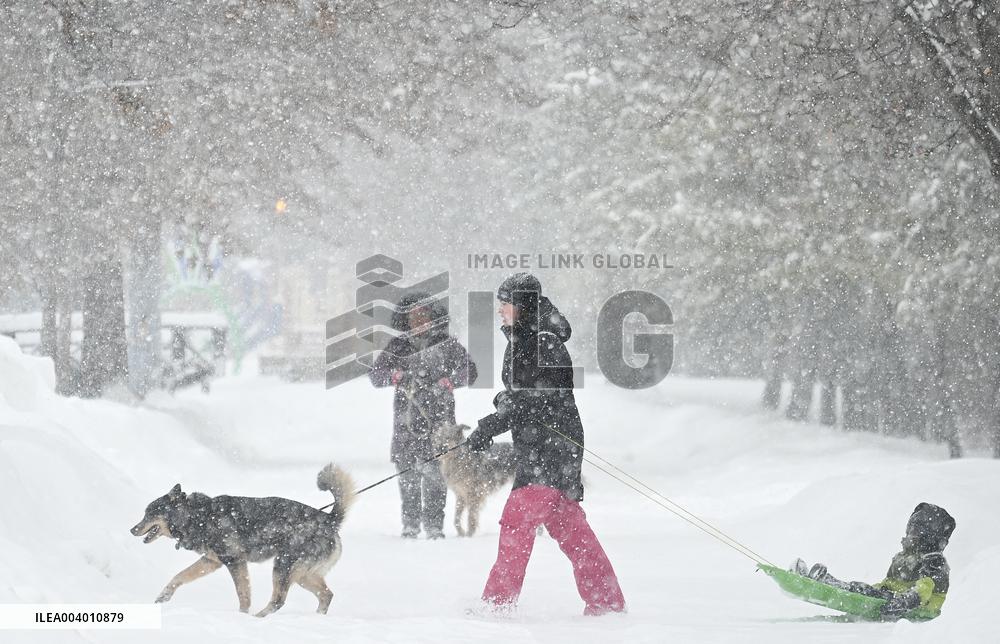 Heavy Snowfall in Canada