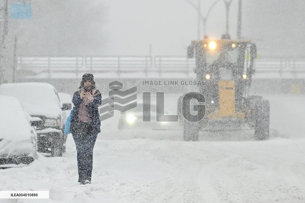 Heavy Snowfall in Canada