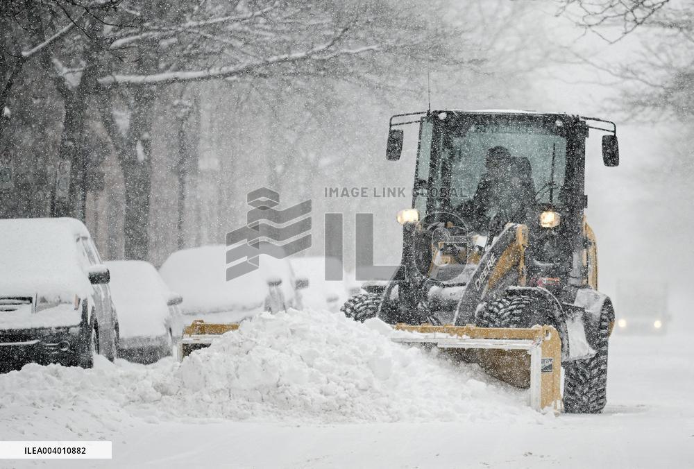 Heavy Snowfall in Canada