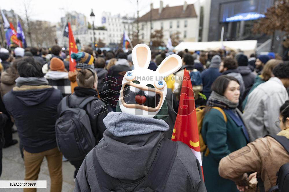 Game Production Studio Workers Strike - Paris