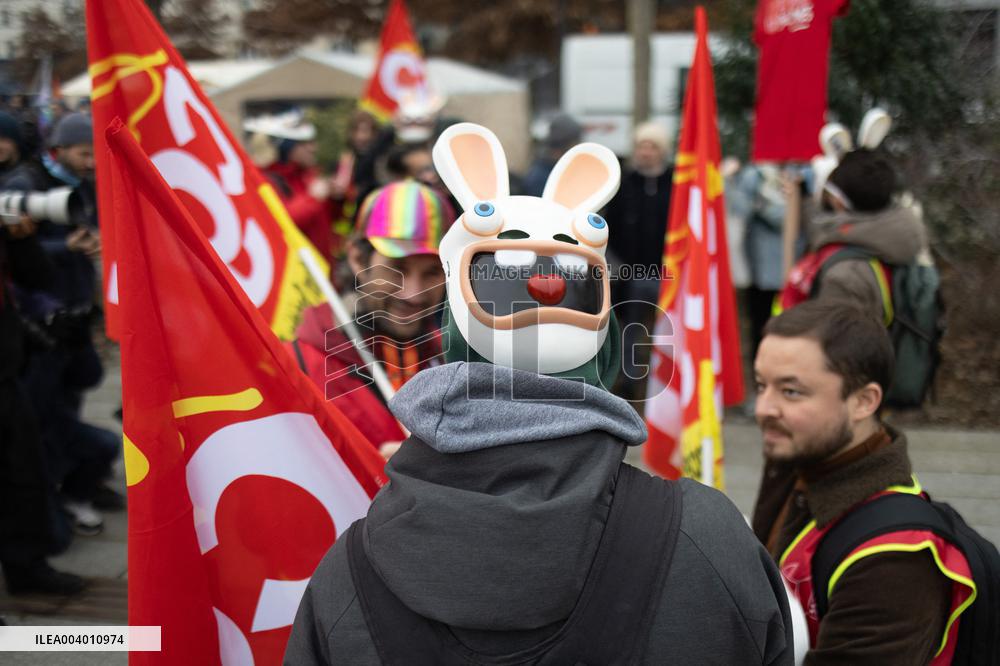 General Strike in the Video Game Industry - Paris RL