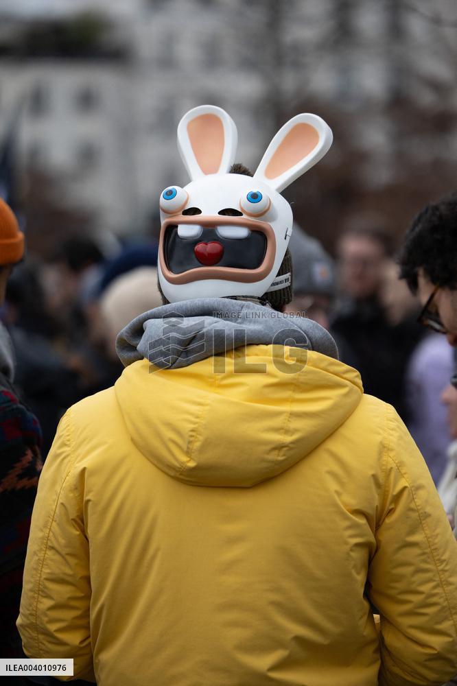 General Strike in the Video Game Industry - Paris RL