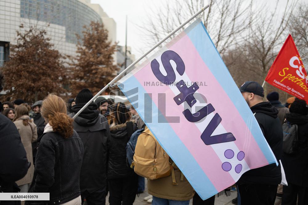 General Strike in the Video Game Industry - Paris RL