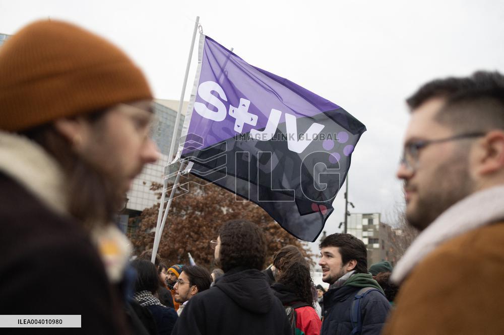 General Strike in the Video Game Industry - Paris RL