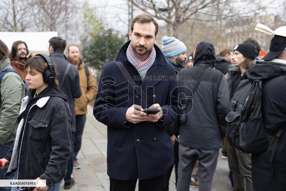 General Strike in the Video Game Industry - Paris RL