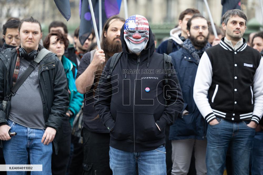 General Strike in the Video Game Industry - Paris RL