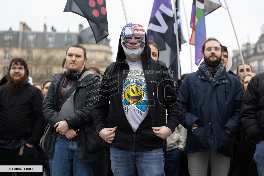 General Strike in the Video Game Industry - Paris RL