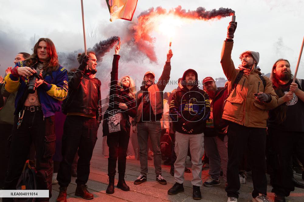 General Strike in the Video Game Industry - Paris RL