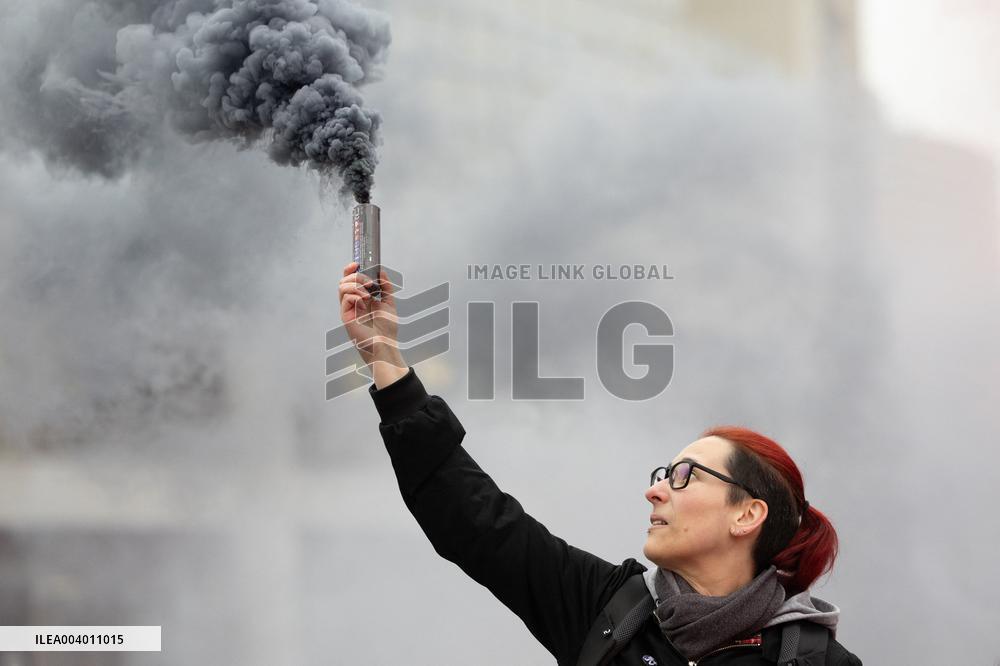 General Strike in the Video Game Industry - Paris RL