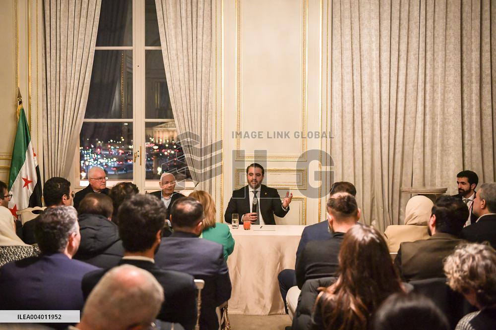 Syrian Minister of Foreign Affairs meets Syrian diaspora in Paris - FA