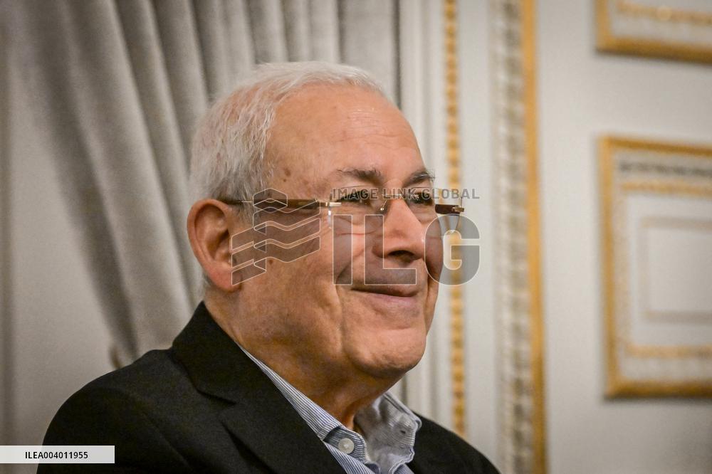 Syrian Minister of Foreign Affairs meets Syrian diaspora in Paris - FA