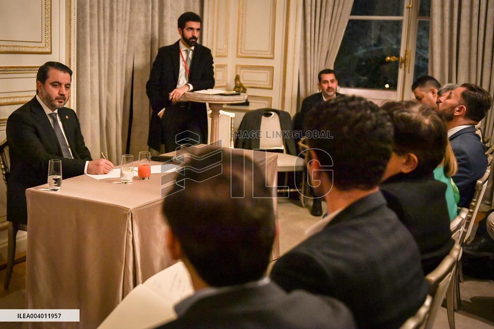 Syrian Minister of Foreign Affairs meets Syrian diaspora in Paris - FA