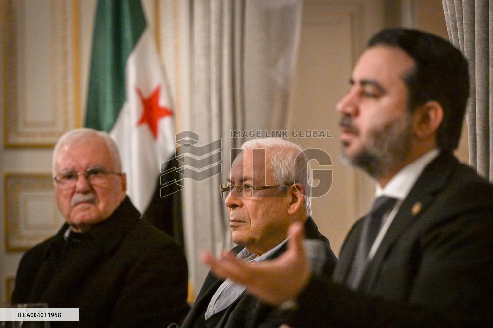 Syrian Minister of Foreign Affairs meets Syrian diaspora in Paris - FA