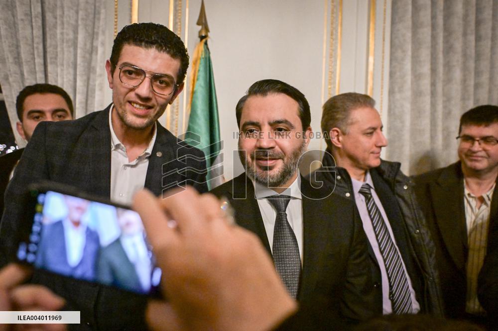 Syrian Minister of Foreign Affairs meets Syrian diaspora in Paris - FA
