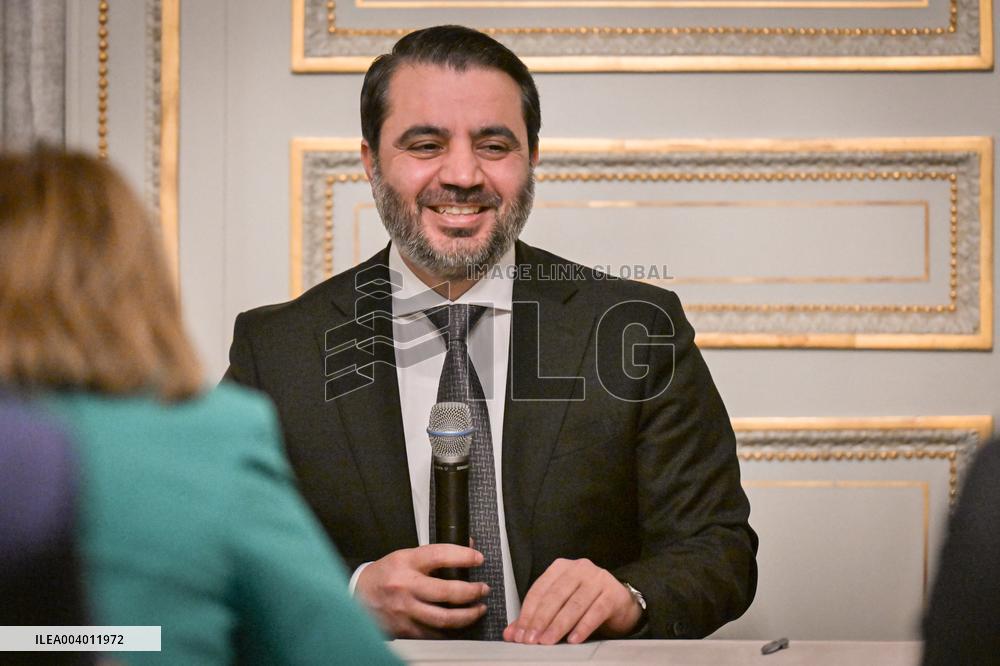 Syrian Minister of Foreign Affairs meets Syrian diaspora in Paris - FA