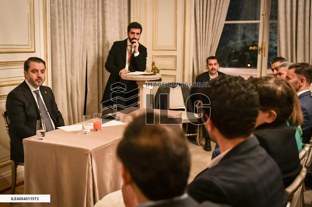 Syrian Minister of Foreign Affairs meets Syrian diaspora in Paris - FA