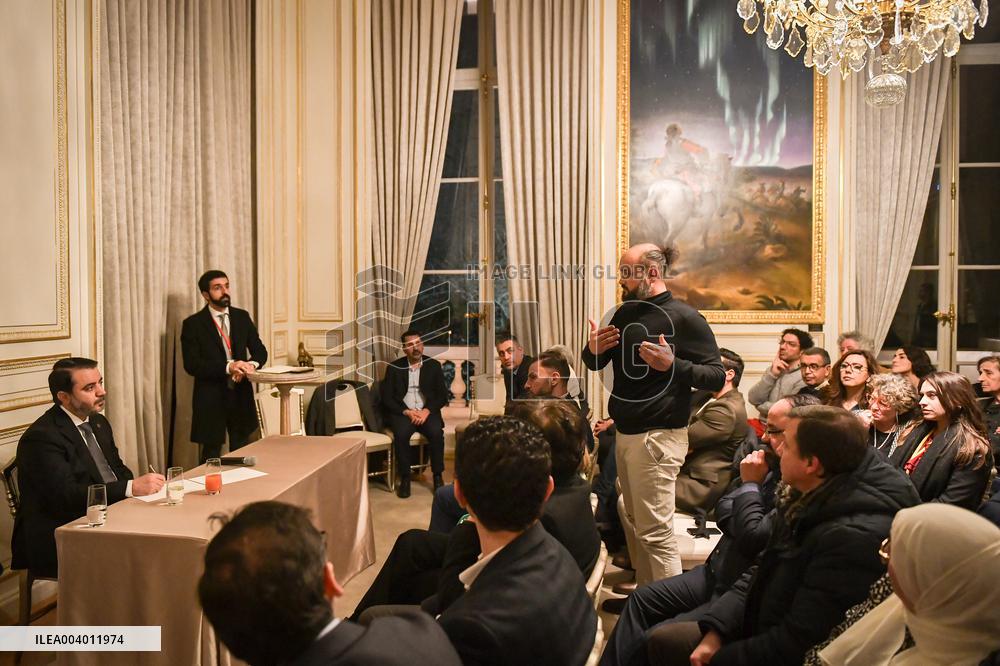 Syrian Minister of Foreign Affairs meets Syrian diaspora in Paris - FA