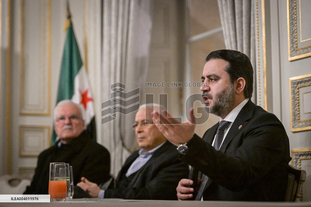 Syrian Minister of Foreign Affairs meets Syrian diaspora in Paris - FA