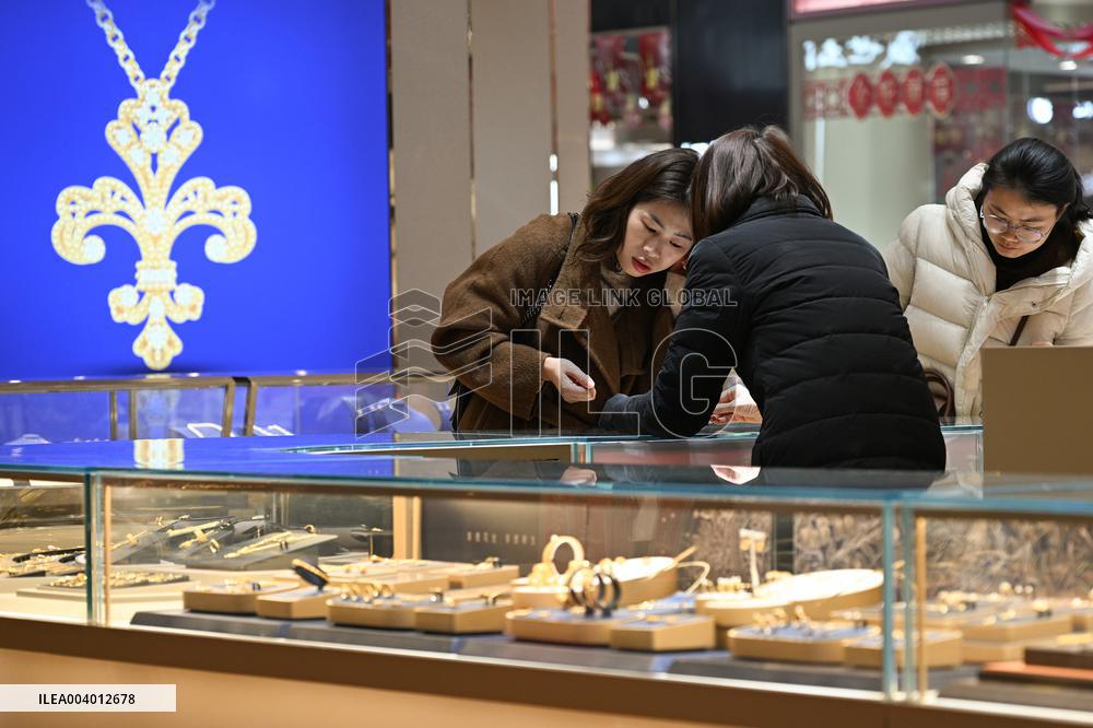 Gold Jewelry Prices Rise