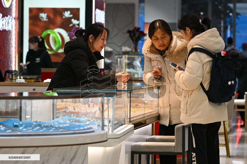 Gold Jewelry Prices Rise