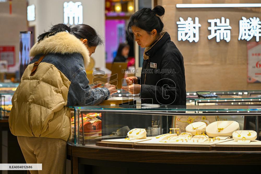 Gold Jewelry Prices Rise