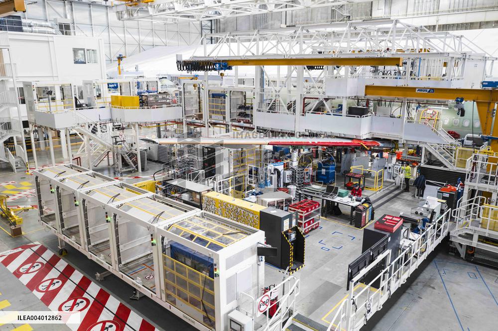 Eric Lombard Visits Airbus - Toulouse