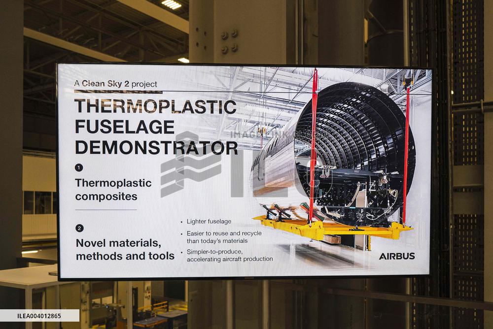 Eric Lombard Visits Airbus - Toulouse