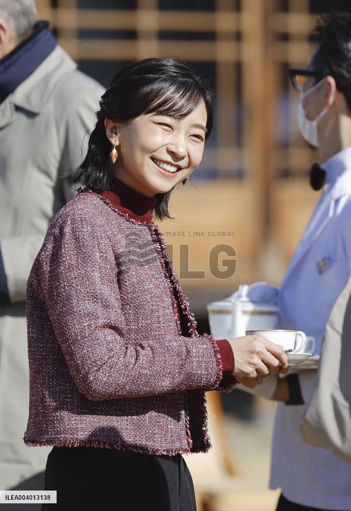 Princess at duck-netting event