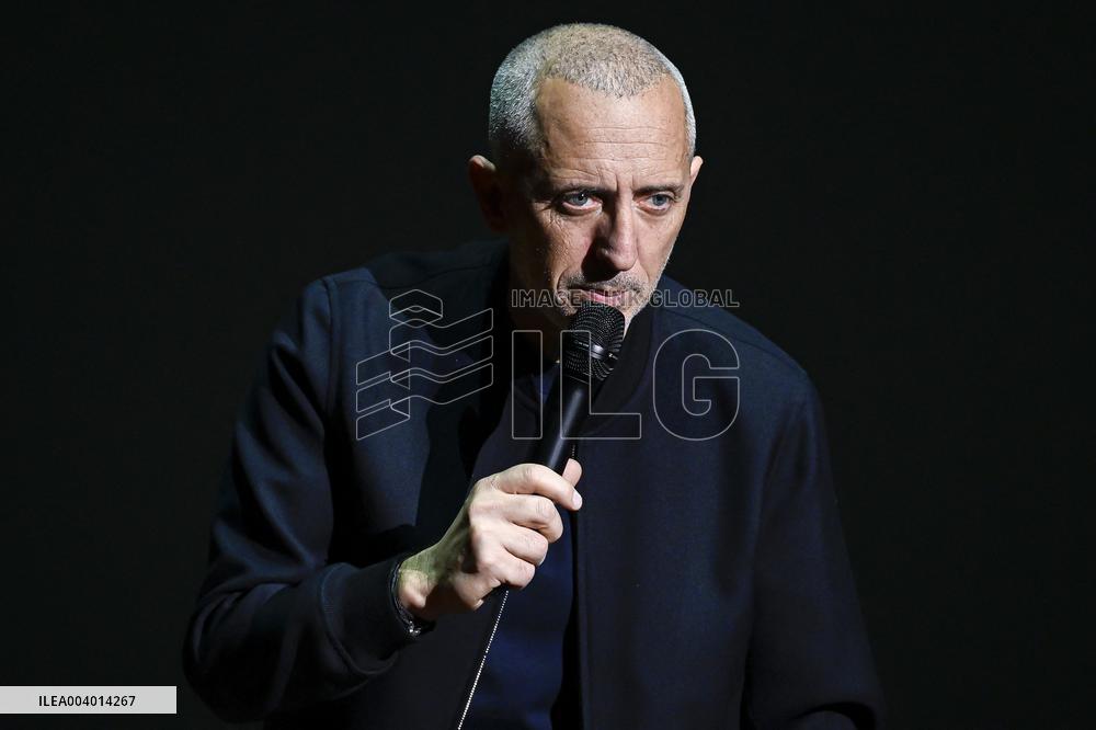 Gad Elmaleh Performance - Paris