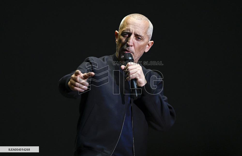 Gad Elmaleh Performance - Paris