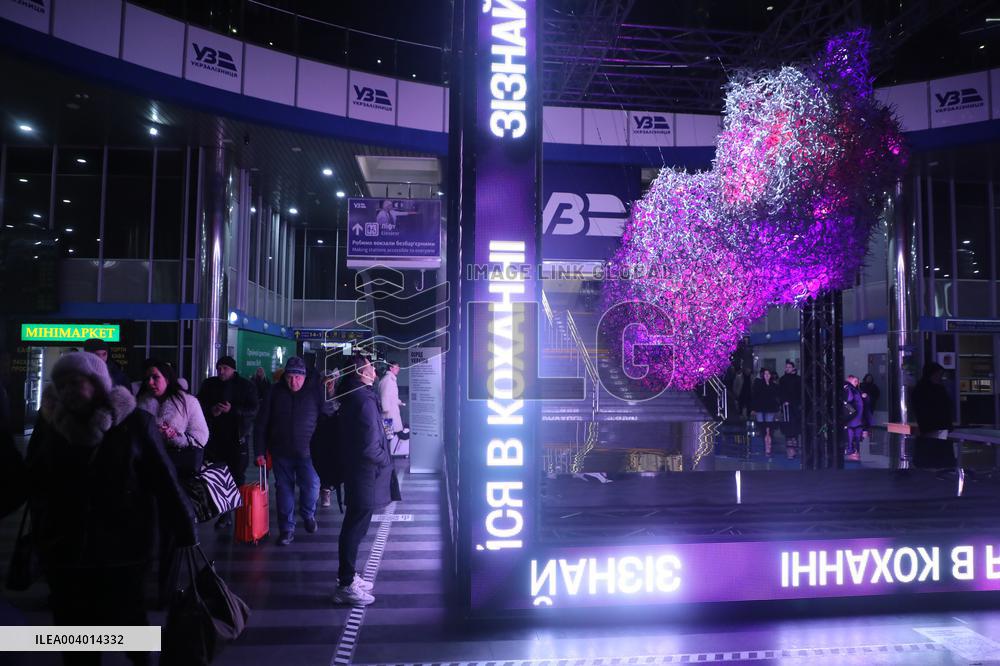 Heart of Ukraine installation in Kyiv ahead of Valentines DayHeart of Ukraine installation in Kyiv ahead of Valentines DayHeart