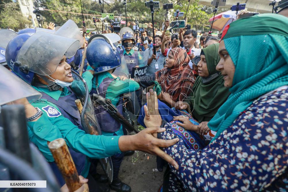 Teachers Protest in Bangladesh