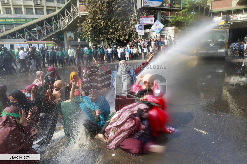 Teachers Protest in Bangladesh
