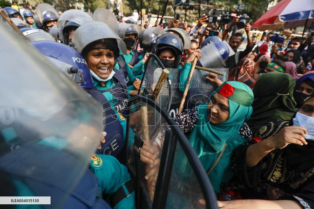 Teachers Protest in Bangladesh
