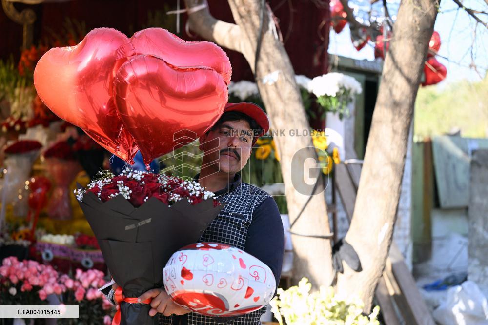 People Go Flower Shopping For St Valentine's Day - Islamabad
