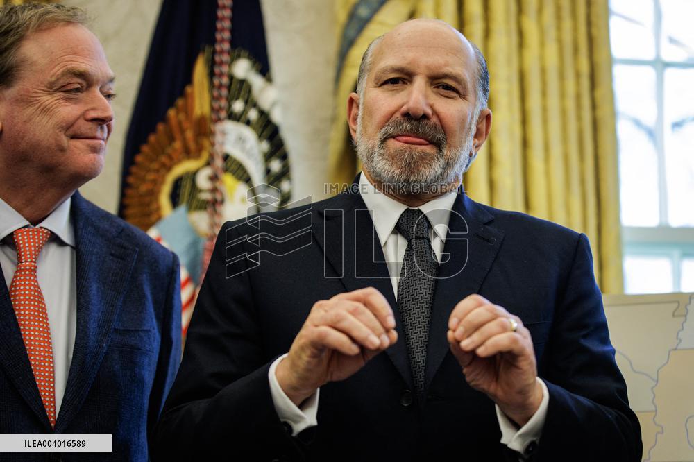 DC: U.S. President Trump Signs Executive Orders in the Oval Office