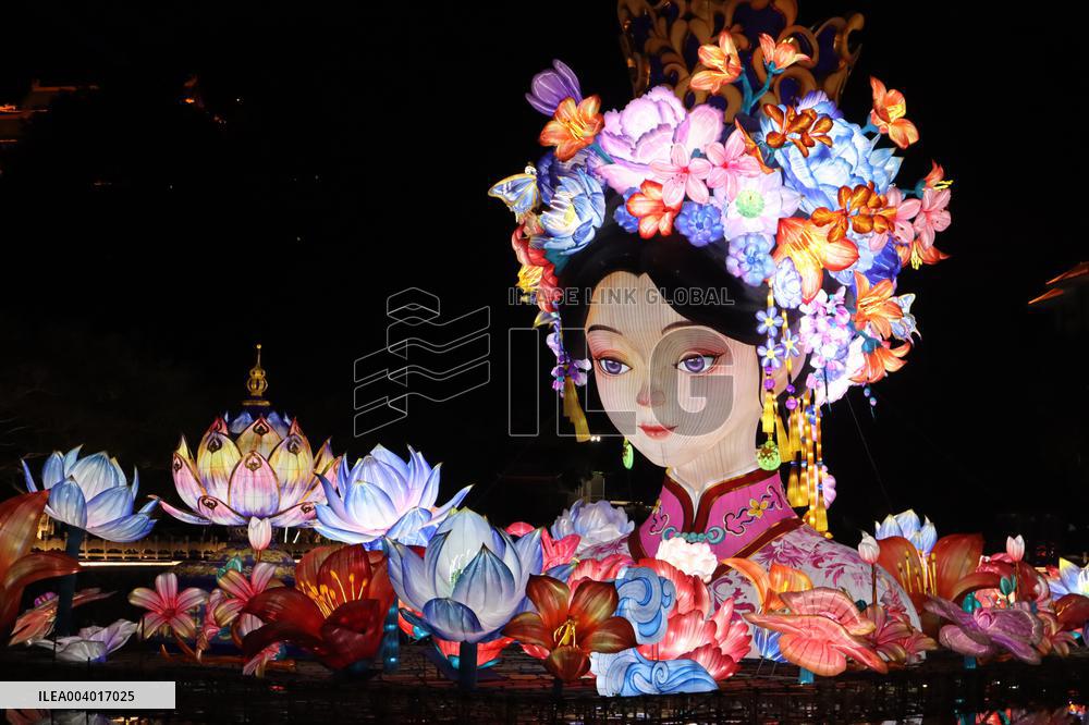 Giant Goddess Lamp Group