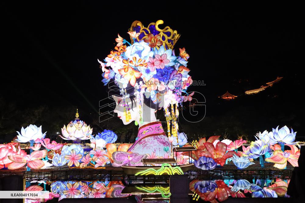 Giant Goddess Lamp Group