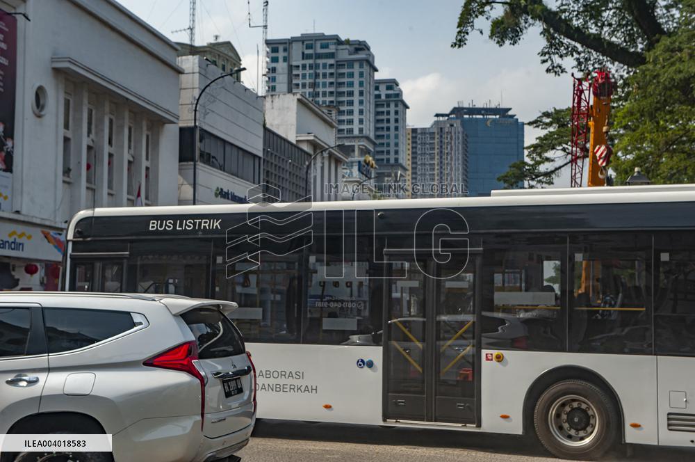 Global Nations Retreat from Fossil Fuel Dependency