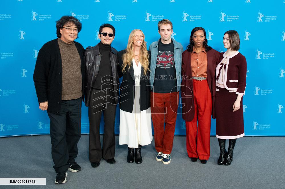Berlinale Mickey 17 Photocall