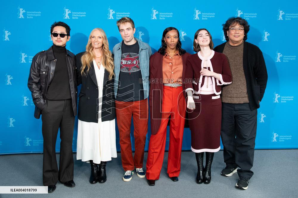 Berlinale Mickey 17 Photocall