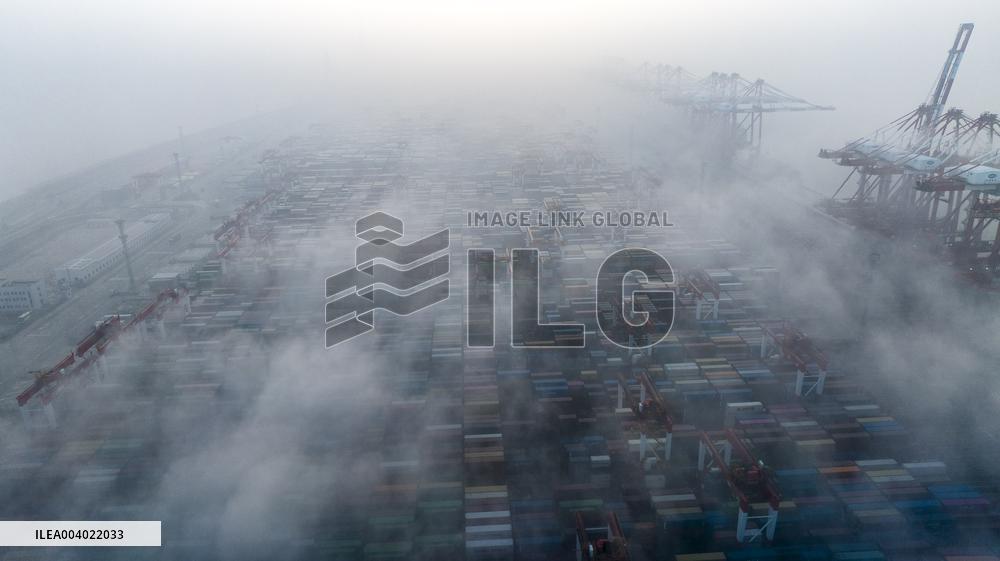 Heavy Fog Hit Shanghai Port