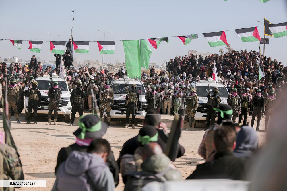 Hamas Transfers Israeli Hostages - Gaza