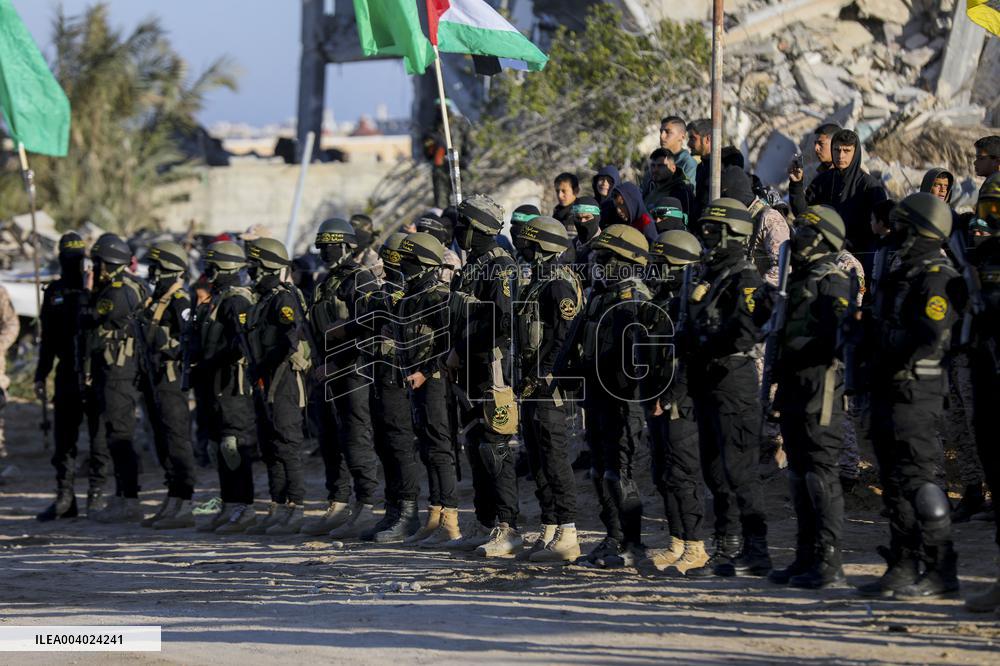 Hamas Transfers Israeli Hostages - Gaza