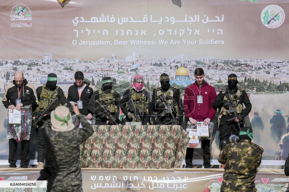 Hamas Transfers Israeli Hostages - Gaza